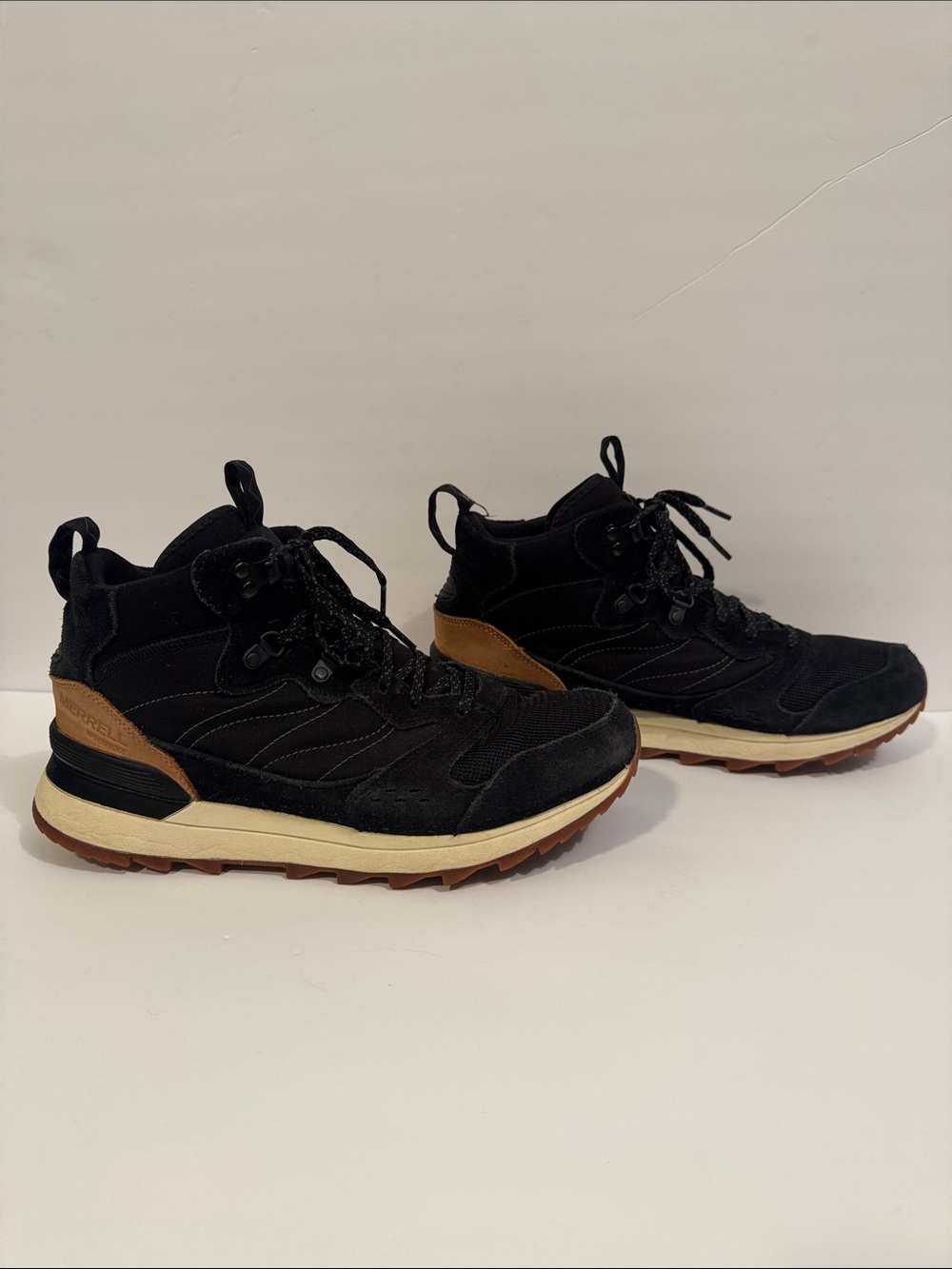 Men's Merrell Black and Brown Trail Sneakers Sz 9